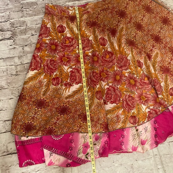 NWOT Iris impressions multiple colors floral wrap skirt - Picture 7 of 8